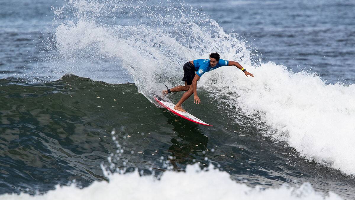 Connor O'Leary battles for his future in the Hawaiian Pro at Haleiwa Ali'i Beach Park. Picture:WSL/Heff