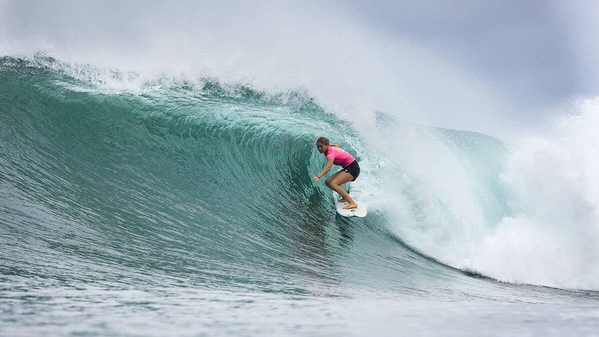 Stephanie Gilmore  will hunt down her seventh World Title at the Beachwaver Maui Pro, which opens November 25 .Picture WSL / Poullenot