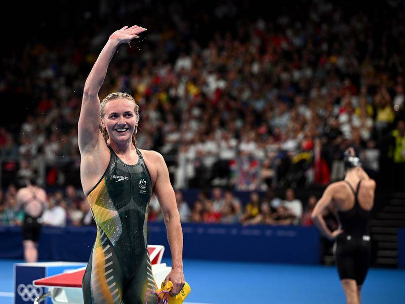 Australia's Ariarne Titmus reacts after winning gold in the Women's 400m Freestyle in Paris. Photo: Dan Himbrechts/AAP PHOTOS