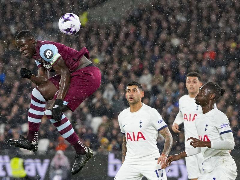Kurt Zouma's header has helped West Ham draw 1-1 with London rivals Tottenham. (AP PHOTO)