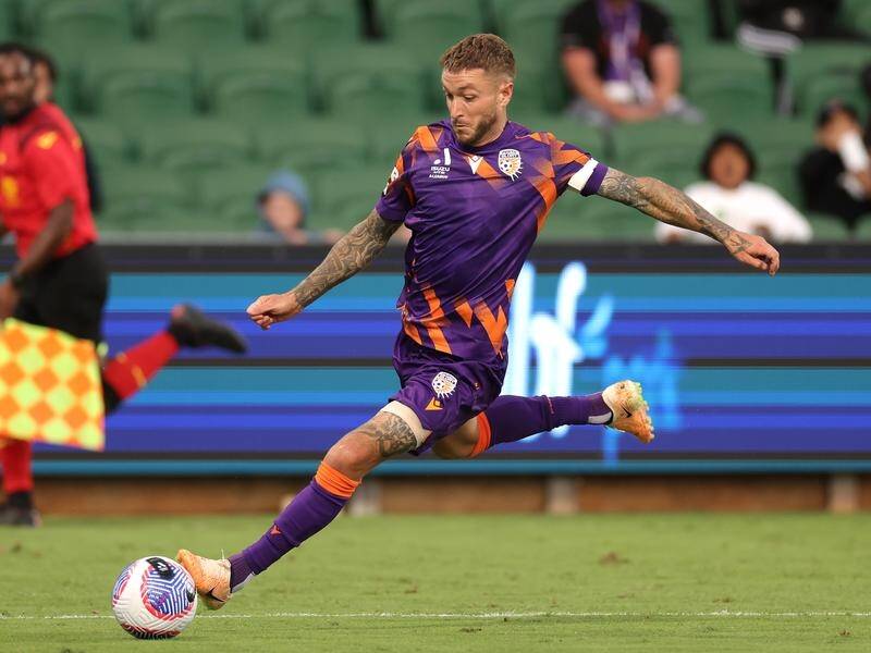 Adam Taggart did everything but score for Perth Glory in their 1-1 draw with Sydney FC. (Richard Wainwright/AAP PHOTOS)